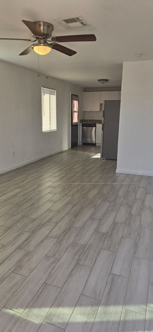 Building Photo - Newly Remodeled 2 Bedroom 1 Bath Condo