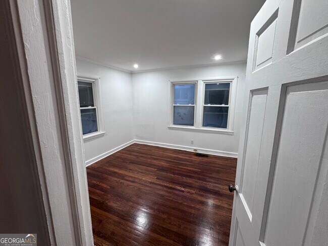 Foto del edificio - 1604 Steele Dr NW