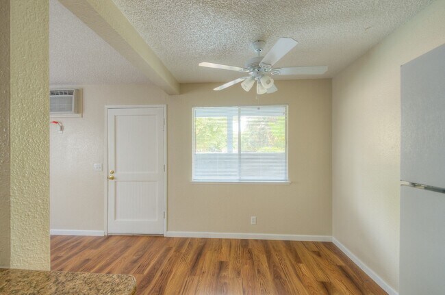 Foto del interior - Eastwood Gardens