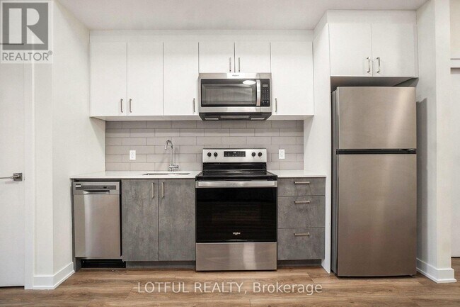 Photo du bâtiment - 630 Churchill Ave N