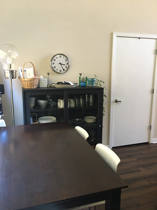Large pantry - 4700 Adeline St