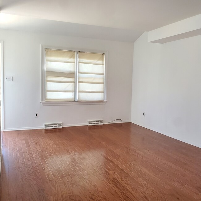 Building Photo - 5104 E Brigantine Ct