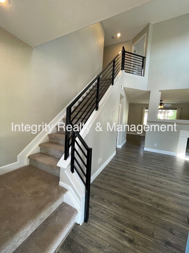 Building Photo - 10400 Tracewood Ct