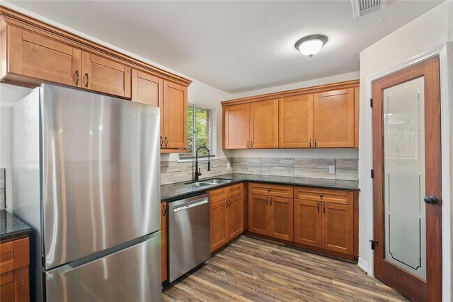 Foto del edificio - 1622 Hollow Hook Rd