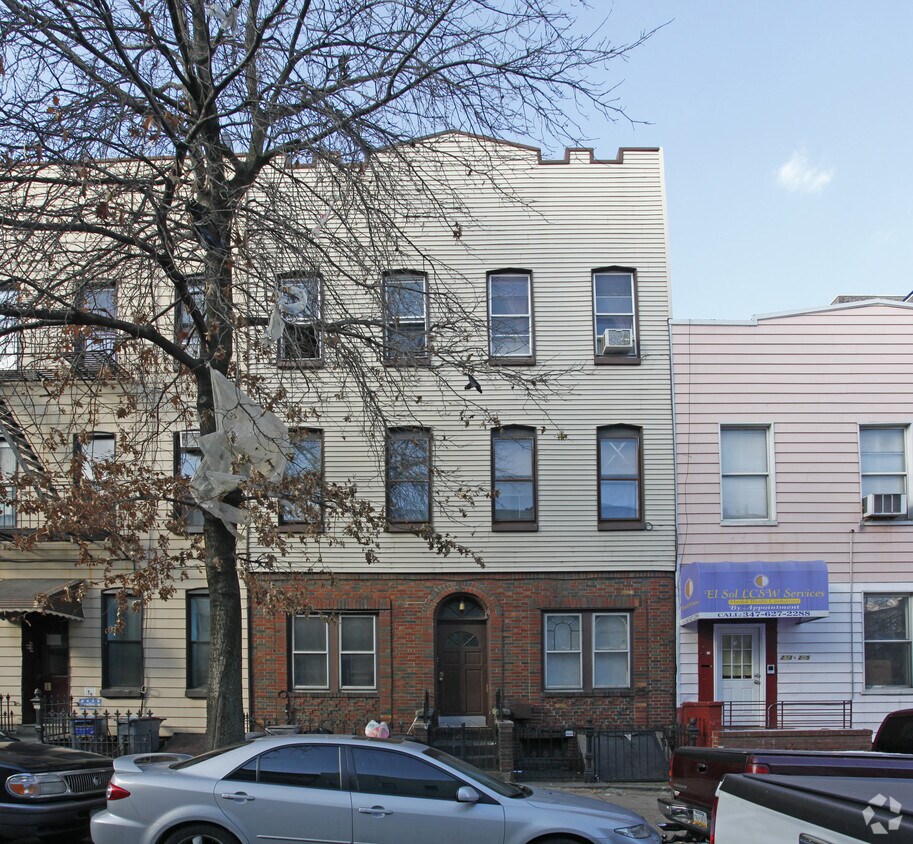 Building Photo - 241 Suydam St