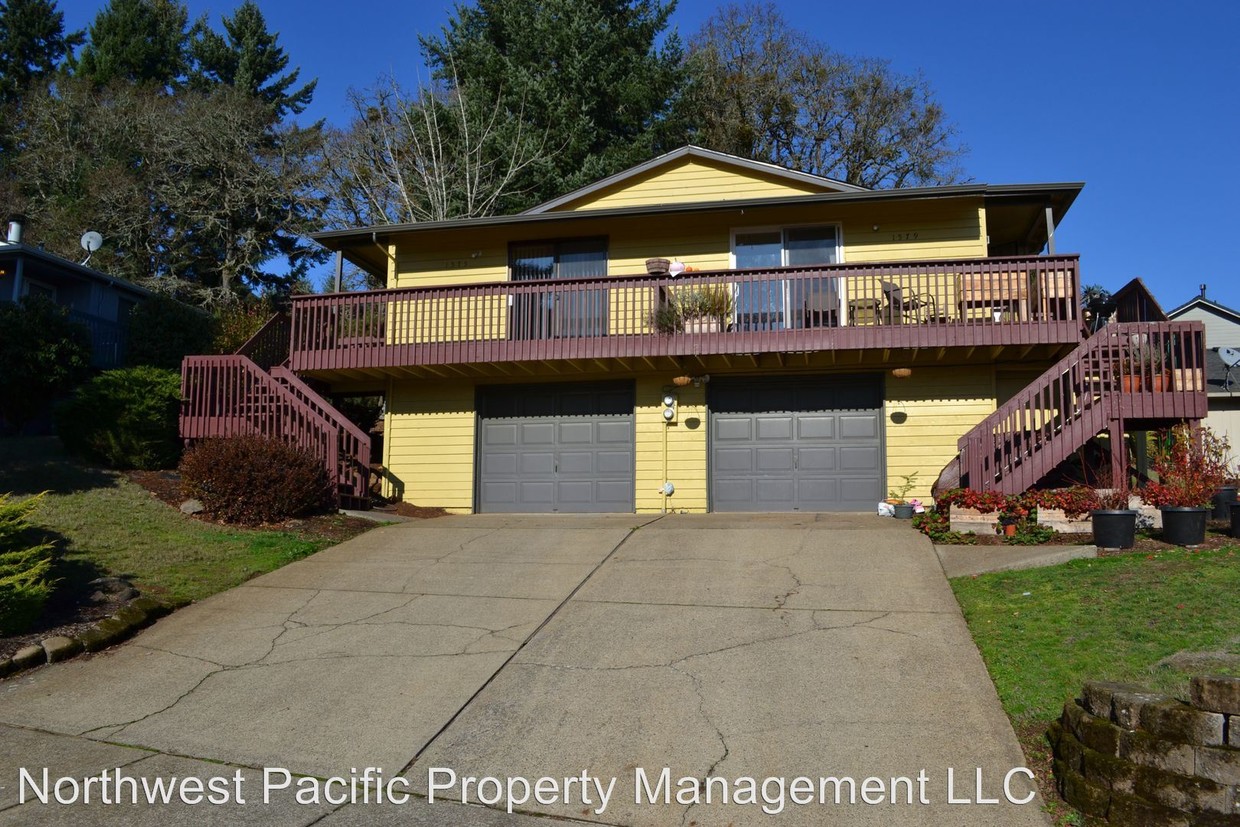 Primary Photo - 1575-1579 Fircrest Ct SE