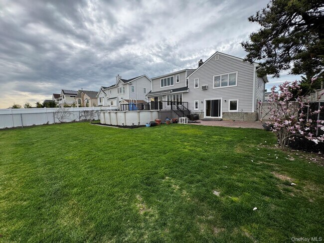 Foto del edificio - 3544 Woodward St