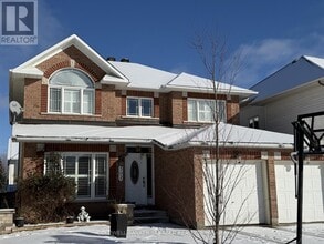 Building Photo - 302 Edgemoore Crescent