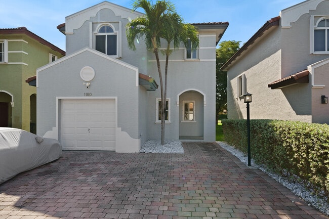 Building Photo - 1180 NE 41st Ave