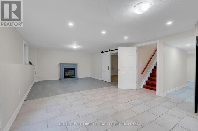Photo du bâtiment - 16 Waddington Crescent