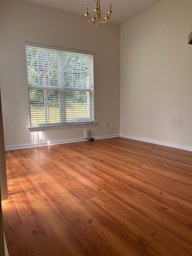 Foto del edificio - 16928 Commons Creek Dr