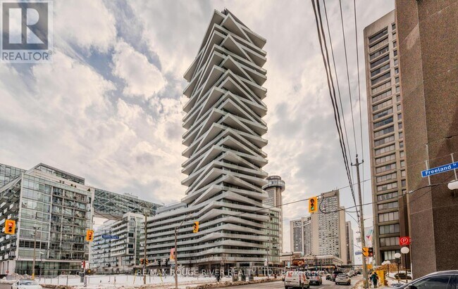 Photo du bâtiment - 15-915 Queens Quay E