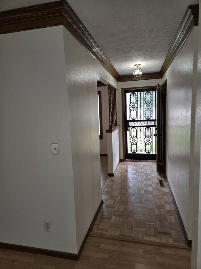 Foto del edificio - 3802 Gnarl Tree Ln