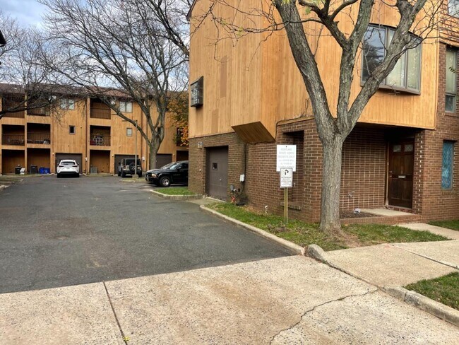 Foto del edificio - 81 Redmond St