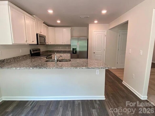 Building Photo - 216 Caffee Dr