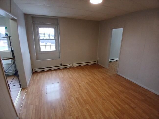 Foto del edificio - 126 E Main St