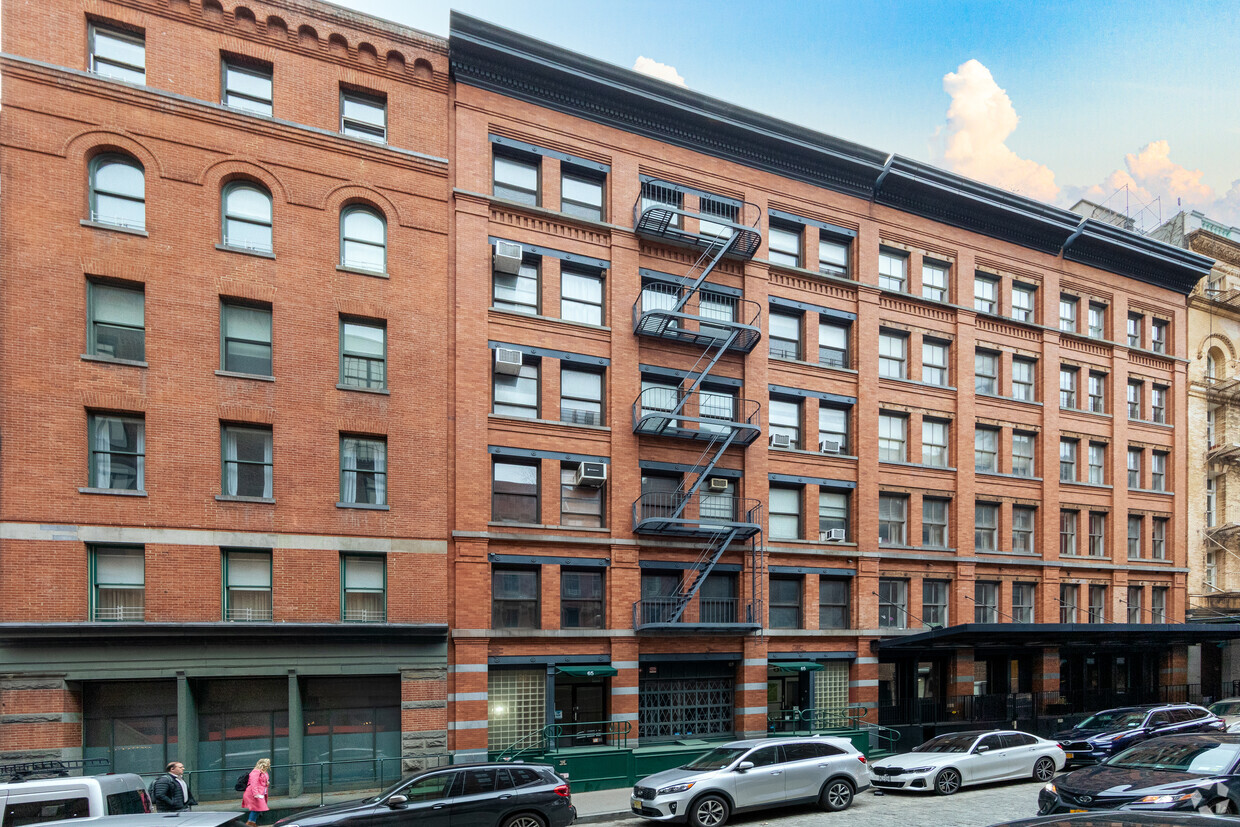 Primary Photo - 65 N Moore St