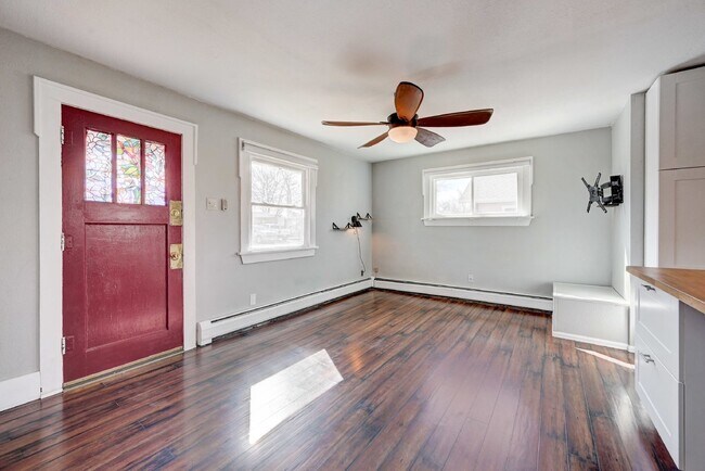 Foto del edificio - $2,200 - 2 Bed, 1 Bath Home in Englewood w...