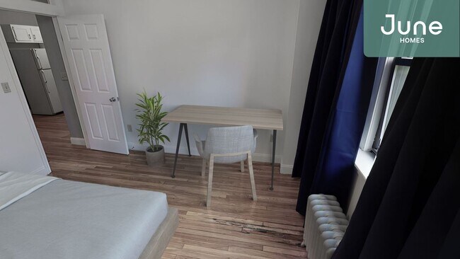 Building Photo - Full room in 4-bed/2.0-bath Home