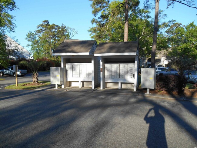 Building Photo - 2305 Little River Dr