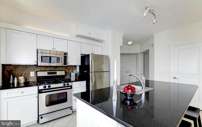 Foto del edificio - 616 E St NW