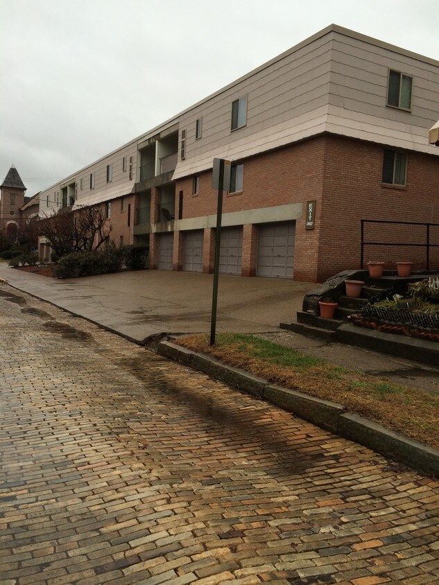 500 Center Ave, Aspinwall, PA 15215 Apartments in Aspinwall, PA