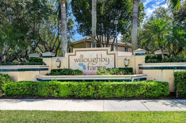 Foto del edificio - 4684 Pinemore Ln