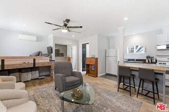 Building Photo - 4276 Kenyon Ave