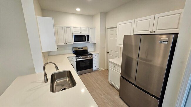 Foto del edificio - 411 Spring Heights Ln