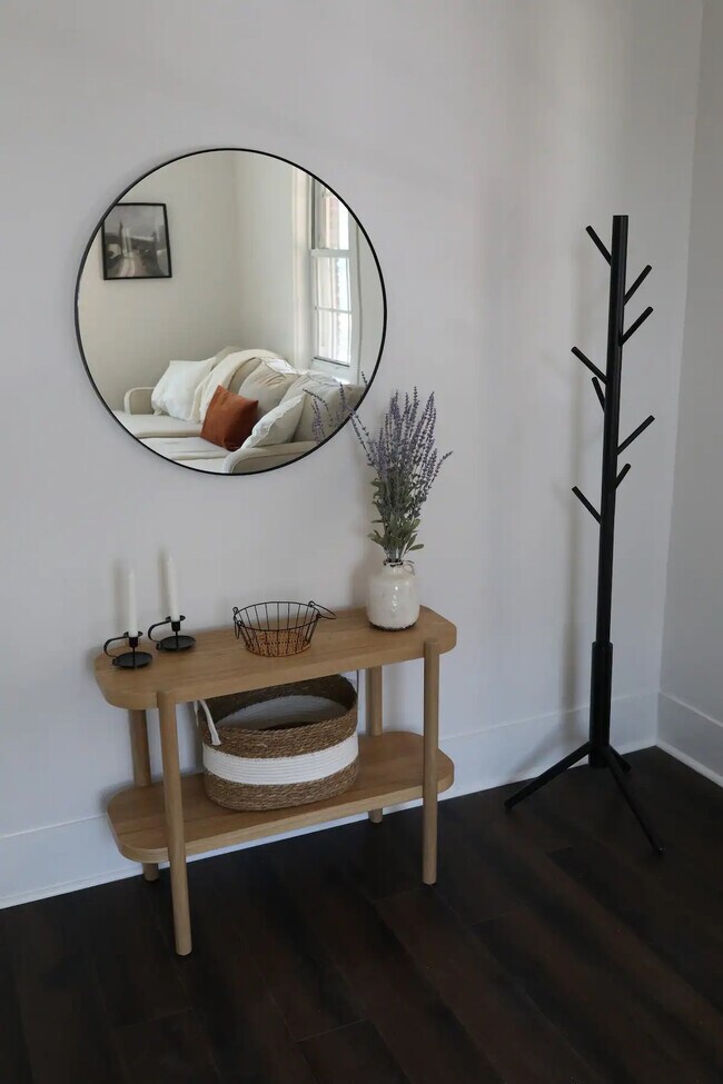 Foto del edificio - 528 Bond Ave