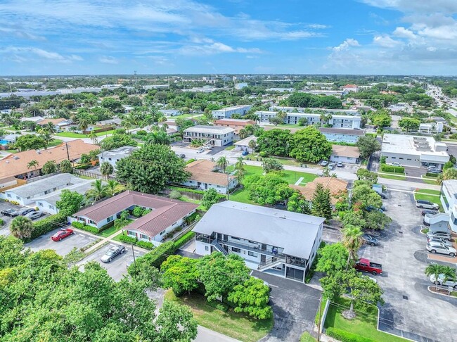 Photo - 559 NE 44th St Apartment