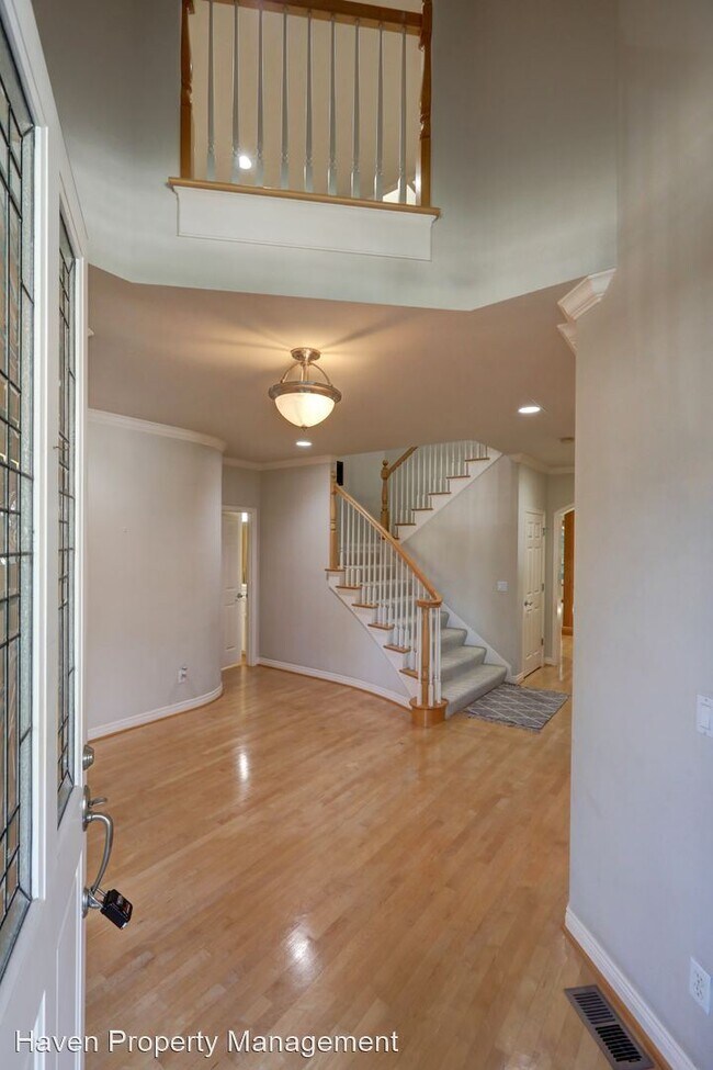 Building Photo - 4 br, 2.5 bath House - 19157 NE 44th Ct