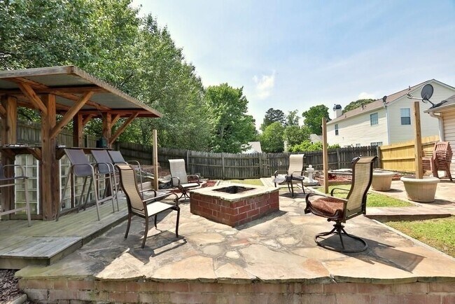 Foto del edificio - 3151 Greenbrier Ct