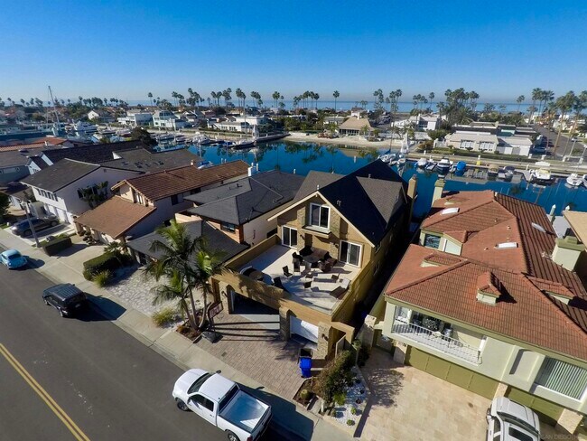 Foto del edificio - 42 Admiralty Cross