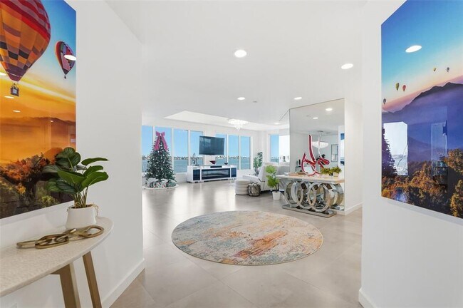 Building Photo - 920 N Osceola Ave