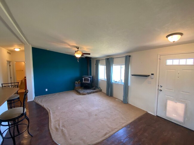 Building Photo - 3 bedroom 2 bath Manufactured home