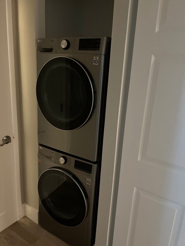 Laundry - 5716 Weymouth St