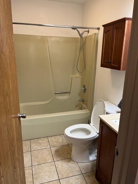 Bath - 615 N Washington St