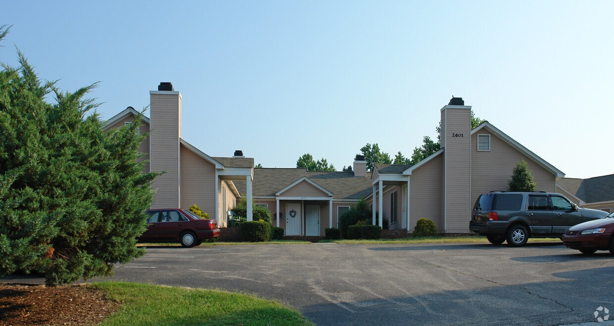 Foto principal - 2601 Millborough Ct
