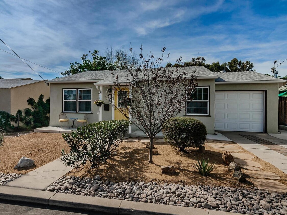 Primary Photo - 4540 Olive Ave