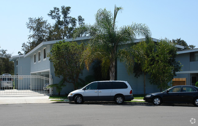 Building Photo - Ferway View Apartments