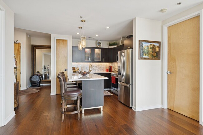 Foto del edificio - 600 12th Ave S