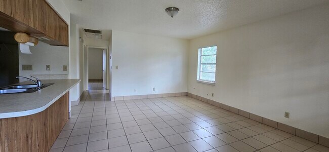 Foto del edificio - 38714 South Ave