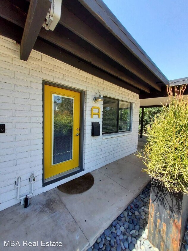 Primary Photo - 2 br, 2 bath House - 3907 E Earll Dr #A