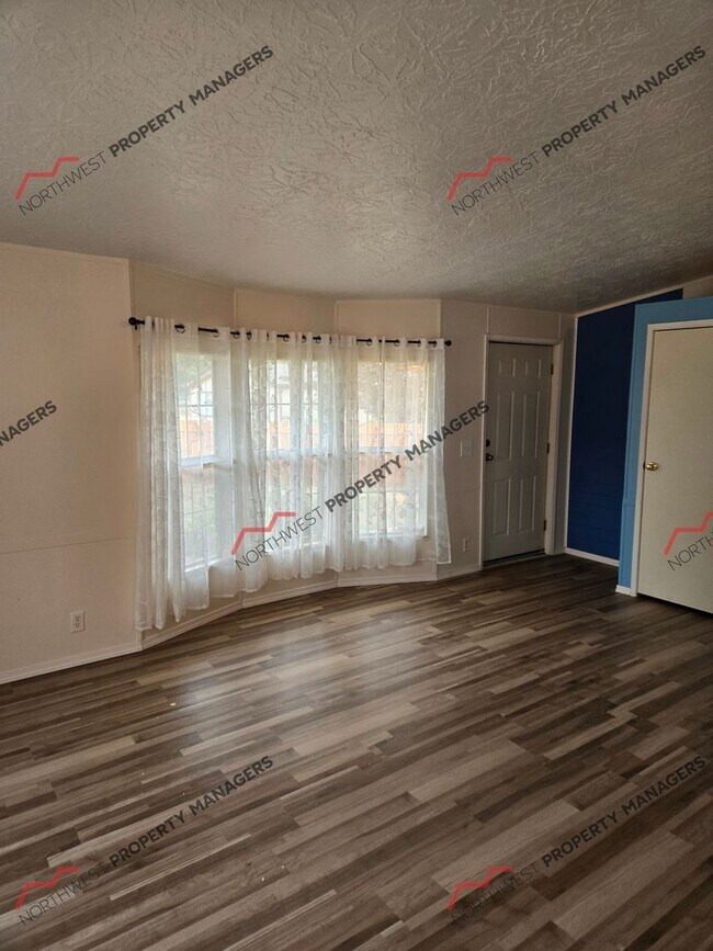 Foto del edificio - 8632 180th Way SW