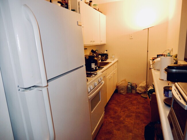 Building Photo - 2 Hawthorne Pl