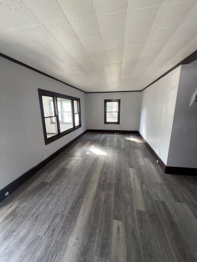 Building Photo - 1227 Fairview Ave