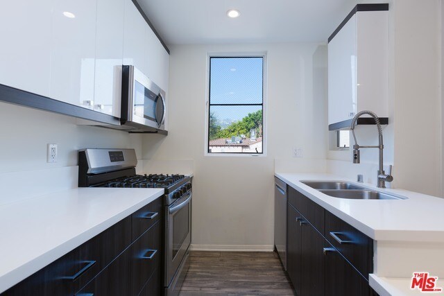 Building Photo - 622 Westmount Dr