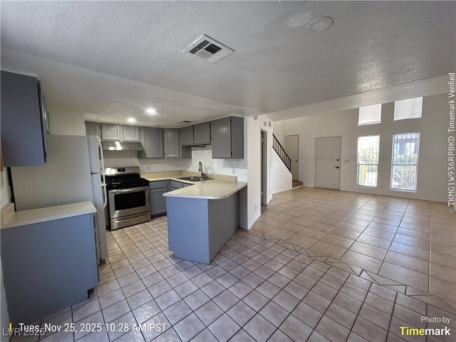 Building Photo - 516 Sellers Pl