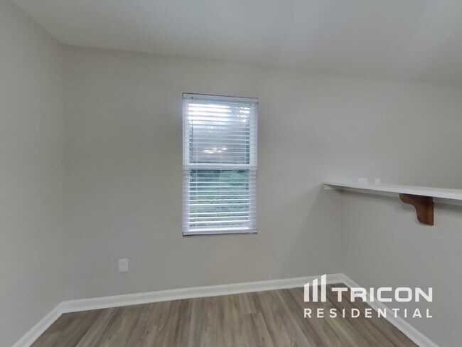 Foto del edificio - 4912 Magnasco Ln